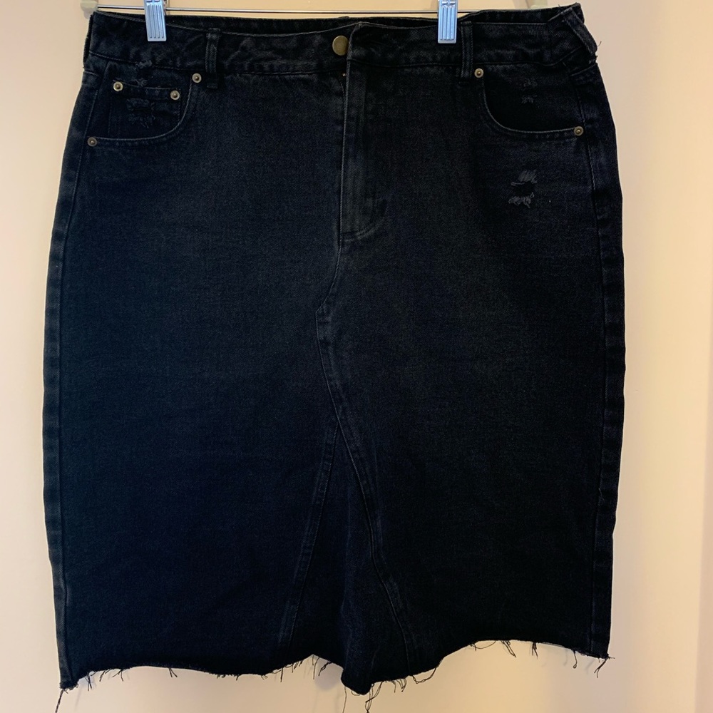 Denim black skirt (knee length)